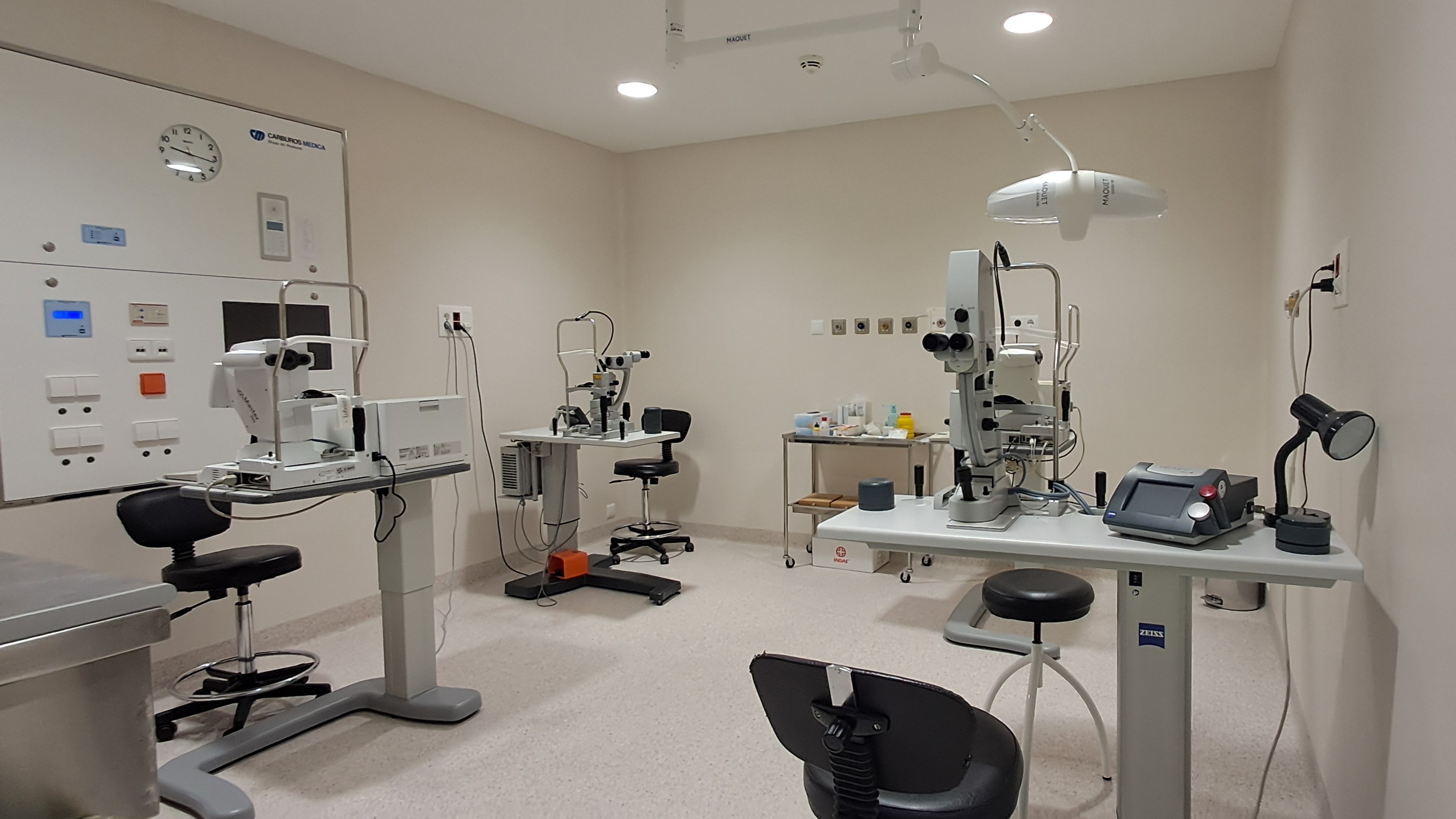 Consulta de aparataje de Oftalmología ubicada en las instalaciones de Hospital Mompía en Bezana