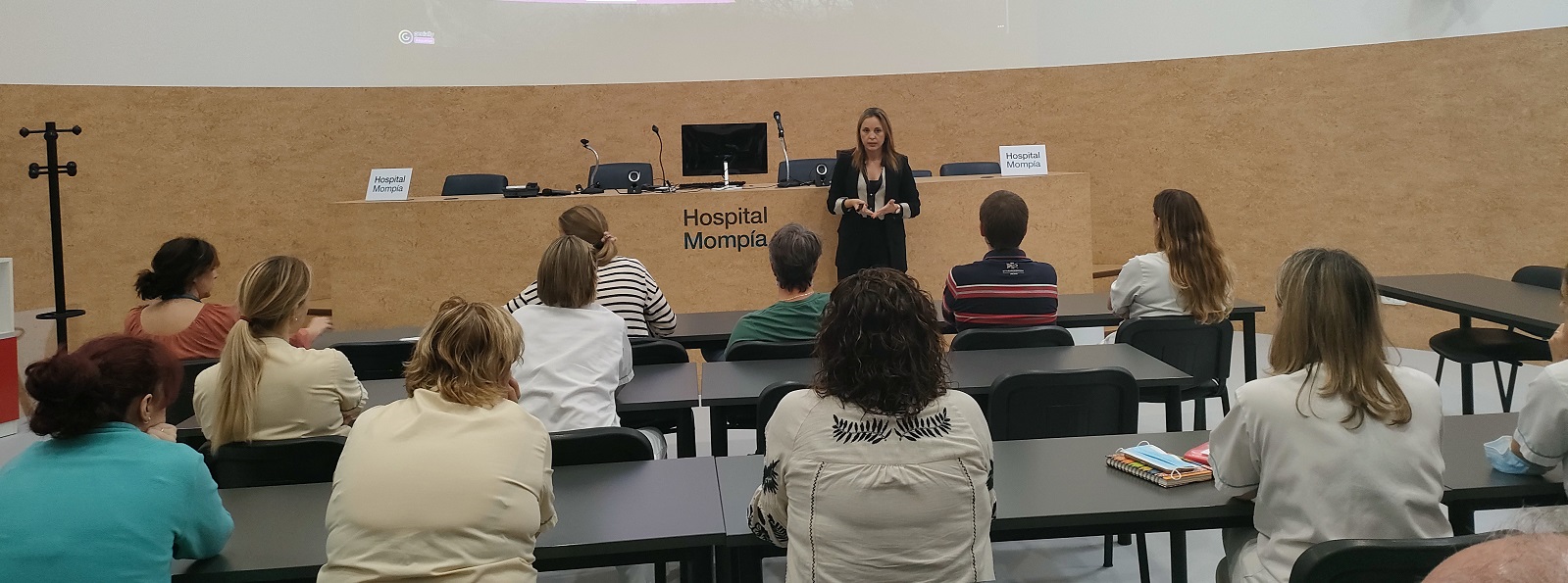 Jornada sobre violencia de género en Hospital Mompía